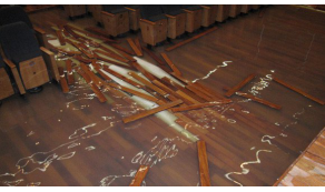 Cách khắc phục sàn gỗ bị ngập nước lâu. 
